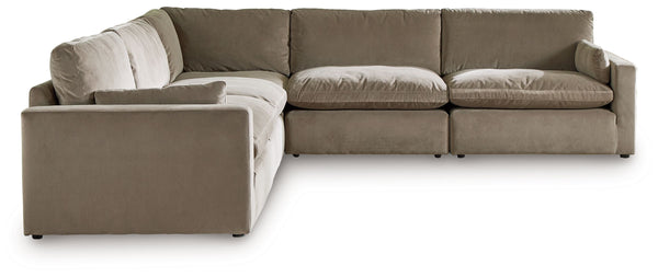Find yourself inspired by elevated yet functional style. This sectional balances ultra-soft seating with a clean-cut appearance. Its modular design caters to your needs, whether youâ€™re making space for guests or setting up a cozy family movie night. Itâ