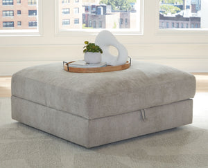 contemporary comfort. This ottoman with storage adapts effortlessly to your living room needs. Thanks to its locking casters