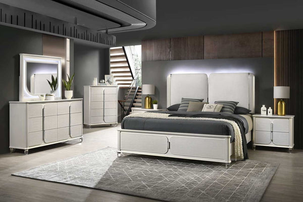 Vivian - King Bed - Pearl Silver<h4><b>Vivian - King Led Headboard - Pearl Silver</b></h4> <table width="100%"><colgroup><col style="width: 30%"> <col style="width: 70%"> </colgroup> <tbody> <tr> <td>Dimensions</td> <td> 86.97"L x 79.72"D x 62.00"H</td> <
