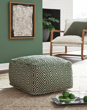  this pouf has a lot to love.<br/><br/><