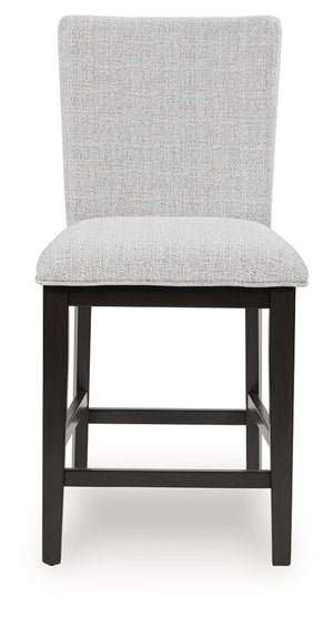  while a dark grayish brown finish keeps the look right on trend. 