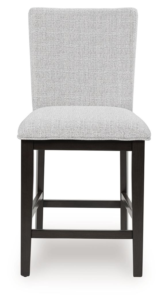  while a dark grayish brown finish keeps the look right on trend. 