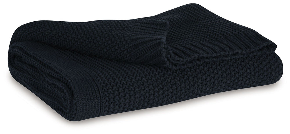 Your place is that much more relaxed and inviting with this cozy throw. Crafted with supreme softness in mind, it pairs with a variety of decor. Whether this throw is at the foot of the bed or on the arm of your favorite chair, it-'s wonderful to have clo