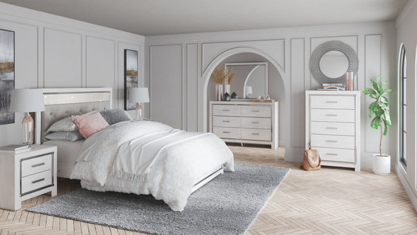 Altyra - 7 Pc. - Dresser, Mirror, Queen Panel Bed, 2 Nightstands - White
