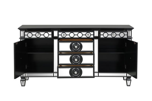  Raised Geometric Trim