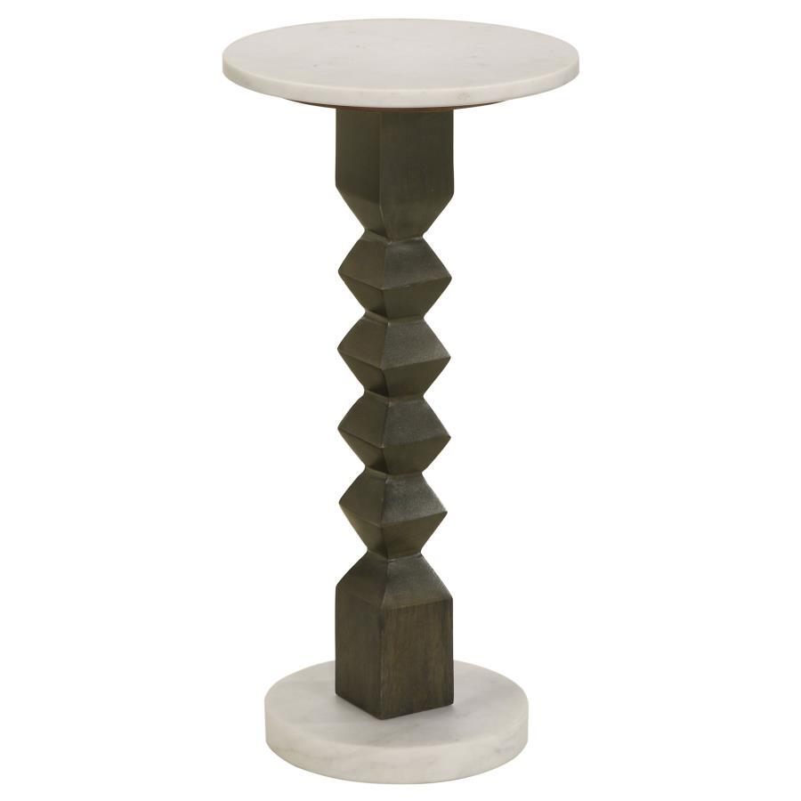 Put a kick in casual home dÃ©cor with a style that suits your whim. This side table offers a charming design and a contrasting palette, perfect for accentuating a contemporary space. A crisp geometric motif takes a page from Old World aesthetics in a tabl