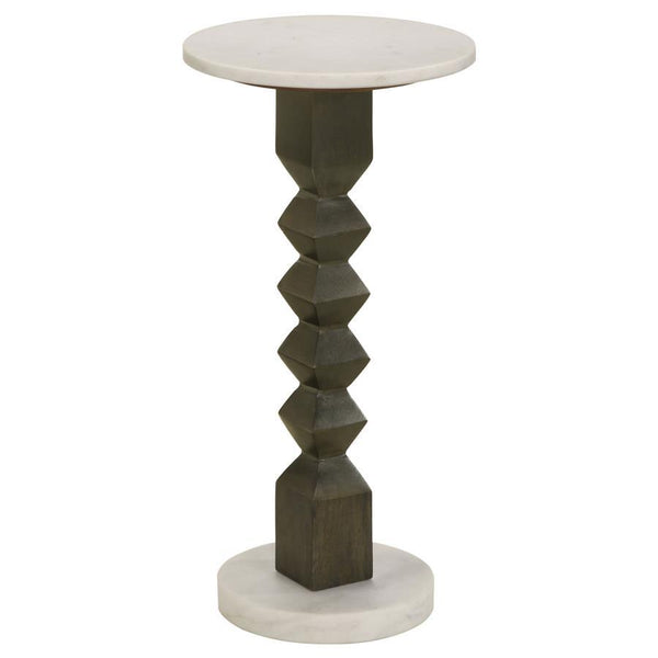 Put a kick in casual home dÃ©cor with a style that suits your whim. This side table offers a charming design and a contrasting palette, perfect for accentuating a contemporary space. A crisp geometric motif takes a page from Old World aesthetics in a tabl