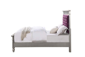  and the nailhead trim perfectly finishes the headboard. The si