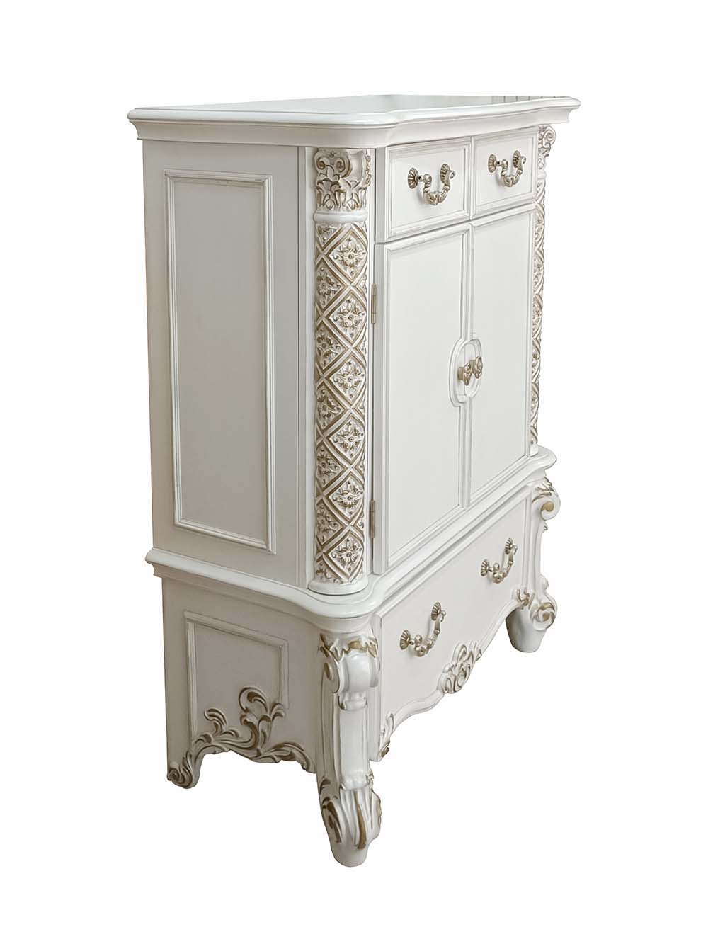 Dream happily-ever-after in a fairy-tale-inspired bed you have aspired to own all your life. This Vendom PU upholstered bed glints stylishly with its crystal-like button tufting and nailhead trim, elegant hand-brushed gold is paired with an antique pearl.