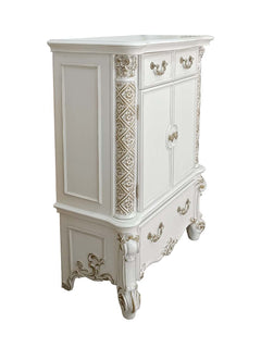 Dream happily-ever-after in a fairy-tale-inspired bed you have aspired to own all your life. This Vendom PU upholstered bed glints stylishly with its crystal-like button tufting and nailhead trim, elegant hand-brushed gold is paired with an antique pearl.
