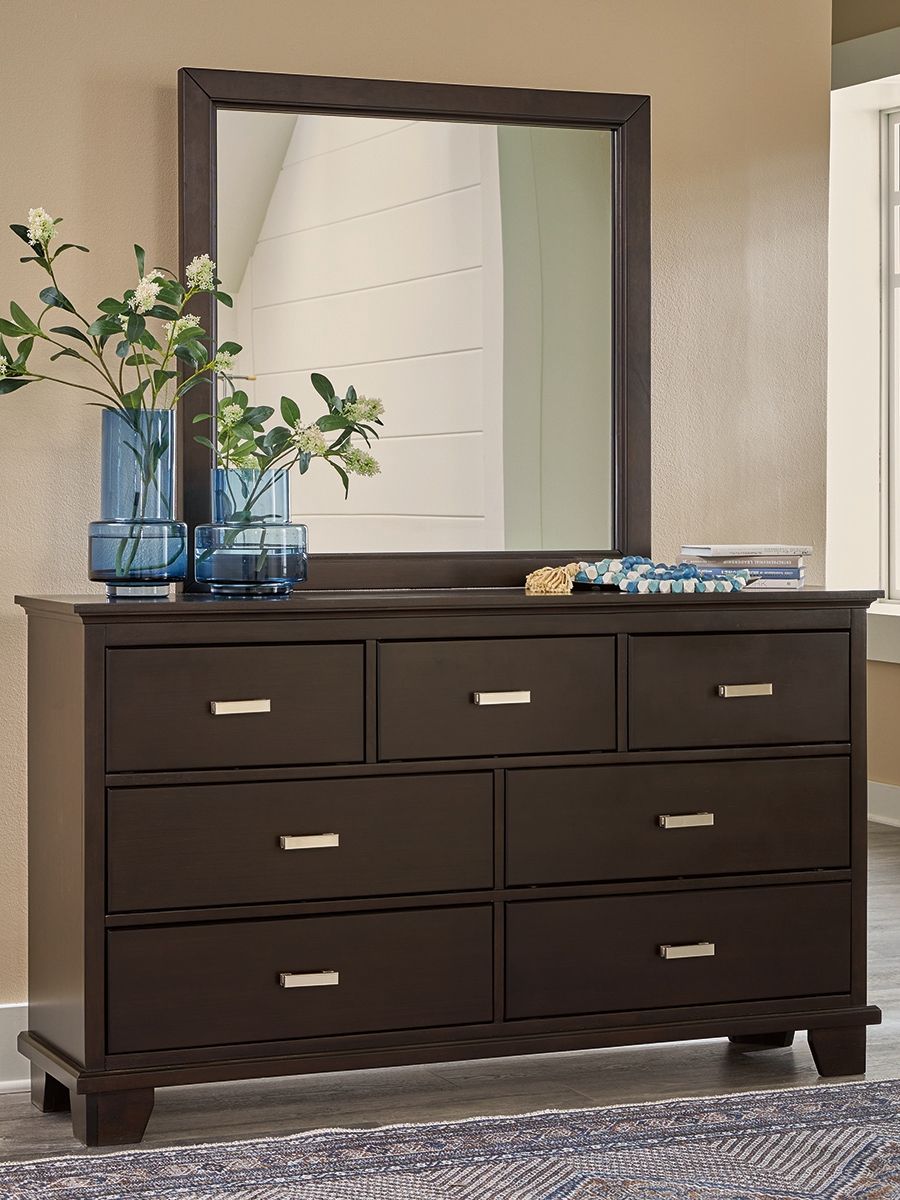 Covetown - 4 Pc. - Dresser, Mirror, Queen Panel Bed - Dark Brown