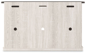  itâ€™s well equipped with adjustable shelving