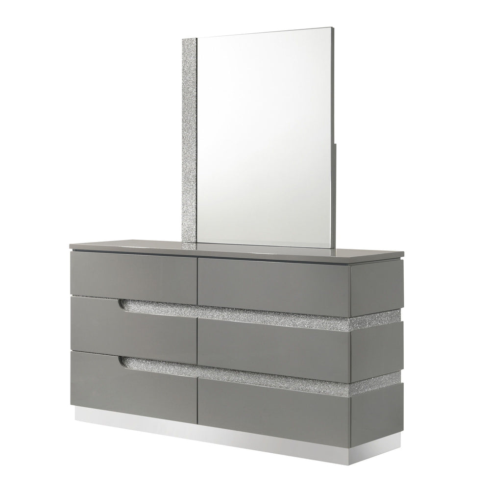 The Paradox Mirror in Gray is a perfect blend of contemporary style and superior functionality. Featuring a gleaming Gray gloss laminate finish, it offers a sleek, modern look with the added benefits of scratch and water resistance. This mirror is constru