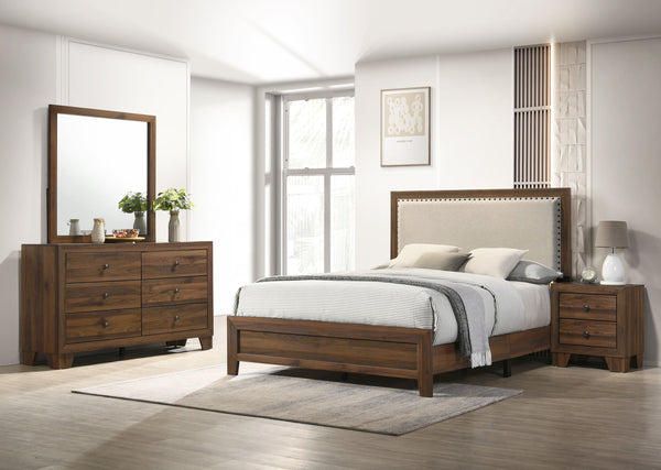 This bedroom set offers a minimalist design with a nod to rustic aesthetics, perfect for creating a serene and uncluttered space. The straightforward lines of the bed frame, combined with the upholstered headboard cushion, exude a sense of calm and comfor