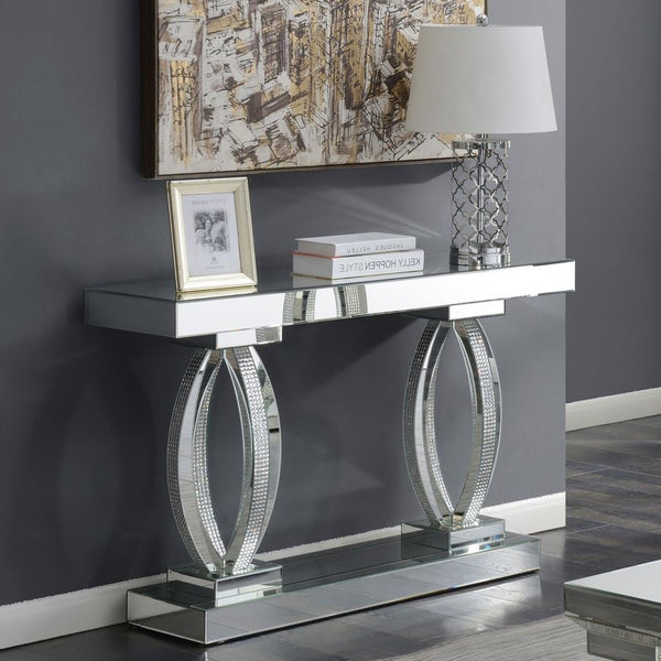  oval-shaped bases. The base is adorned with acrylic crystals