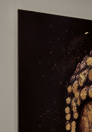  this contemporary take on the meditating Buddha instills instant serenity in your home.<br/><br/><b>Product Features</b><ul><li>Prin