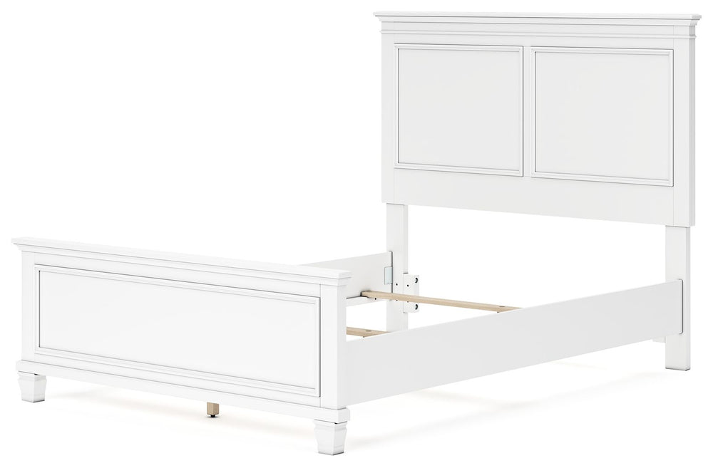 The casual design of this full panel bed introduces a time-honored look to your restful retreat. The beautifully crafted piece is built to last, with distinctive framing that gives its headboard and footboard brilliant dimension. Whether your personal aes