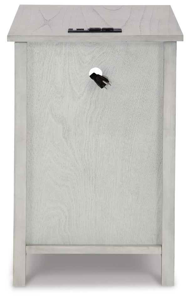 Treytown - Antique White - Chair Side End Table