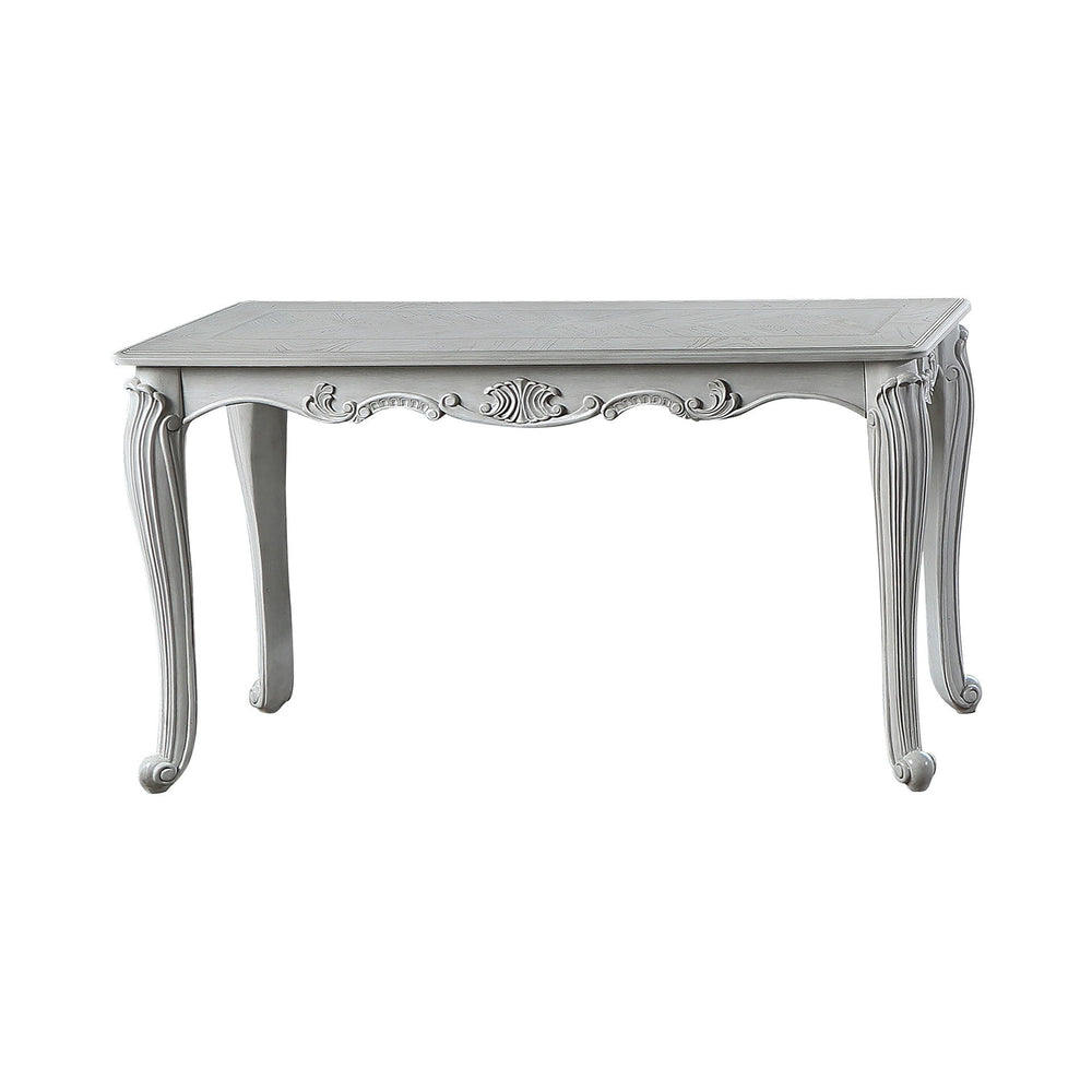 The Cambria Hills Occasional Collection is an exquisite addition for those looking for the best in luxury lounging. The handmade wood carvings add to the already glamorous silhouette, while the custom-designed patterns add a luxurious touch. The highlight