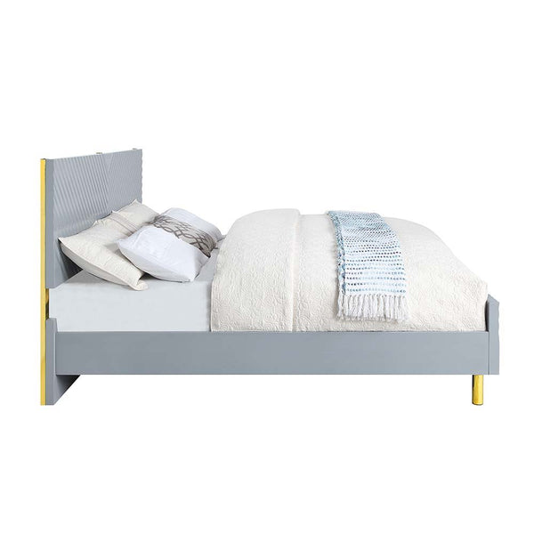 Gaines - Queen Bed - Gray High Gloss Finish