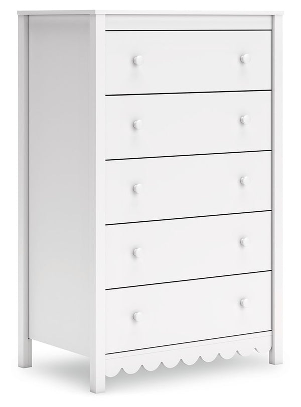 Thanks to its playful scalloped design, this chest of drawers is the perfect fit for cottage or coastal farmhouse interiors. The matte white finish serves as the perfect backdrop to showcase your personal taste and creativity. And its spacious drawers let