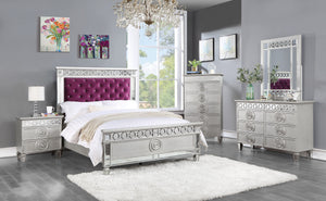  and the nailhead trim perfectly finishes the headboard. The si
