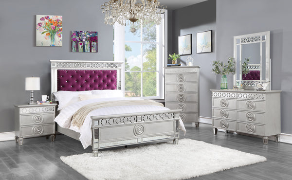  and the nailhead trim perfectly finishes the headboard. The si