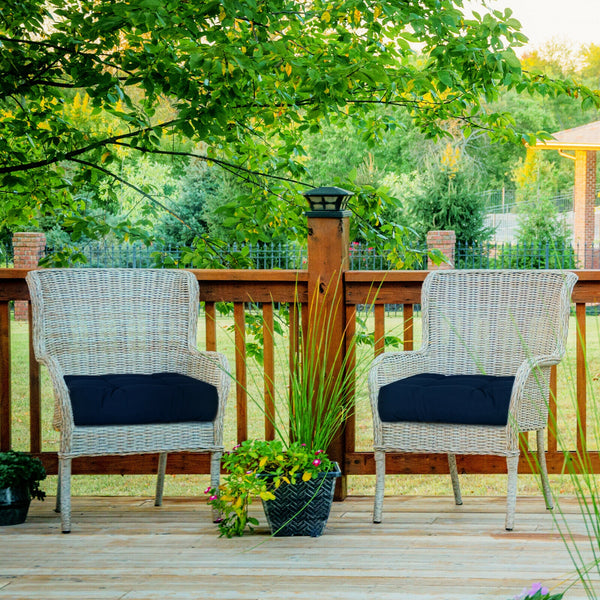 Durable polyester fabric is wear-resistant with a long lifespan <br>Soft cushions offer a better sitting experience <br>The waterproof and oil-proof cover is easy to clean and maintain <br>Exquisite workmanship without deformation <br>Sun protection funct