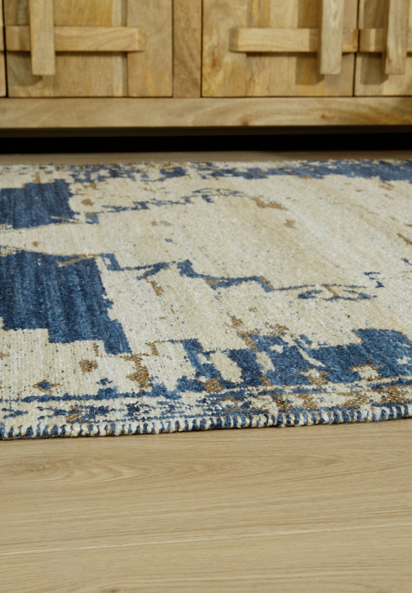  this rug can mix and match with other accents to curate an eclectic aesthetic. Its blue