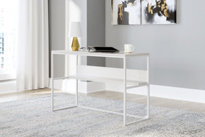  striking desk.<br><br><b>Additional Dime