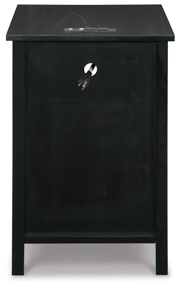 Treytown - Black - Chair Side End Table
