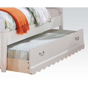  Twin Trundle â€¢ Roll-Out (Caster Wheels) â€¢ May be used on either side of the bed â€¢ Wood Frame & Platform Base Boards: Scalloped Front Panel â€¢ Hardware: 2 Loop Handles<br/><br/><b>Product Features</b><ul><li>Case: 1Pc/1Ctn</li><li>Finish: White<