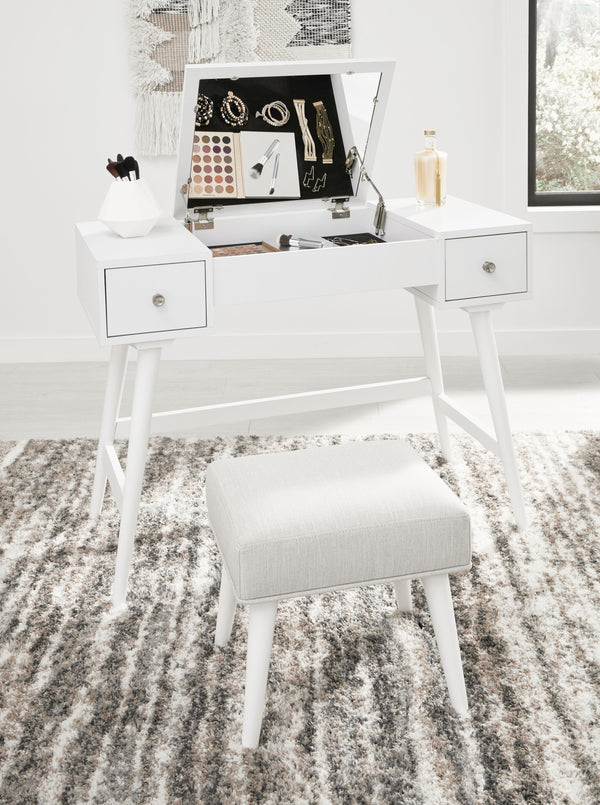Thadamere - White - Vanity/UPH Stool (Set of 2)