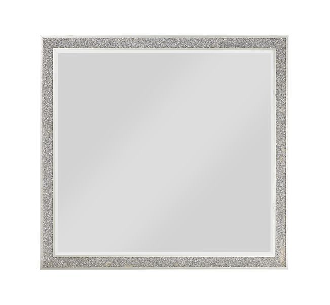 2/3 Extension DrawerMetal Side Drawer GlideEnglish Dovetail Front & BackTop Drawer w/FeltlinedMirrored Front DrawerSelf Closed Drawer Glide<br/><br/><b>Product Features</b><ul><li>2/3 Extension Drawerâ€§Metal Side Drawer Glideâ€§English Dovetail Front & B