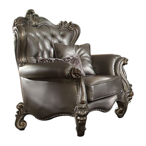  warm and traditional taste in your living room. The sofa set reflects highly decorative base with scrolled feet