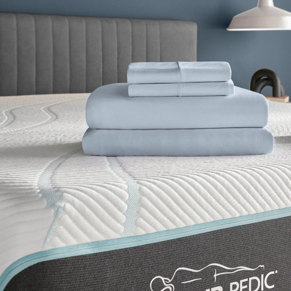 Cool, breathable, head-to-toe comfort. Made with natural TENCEL Lyocell fibers and cooling nylon technology, our knit Breeze° sheets are cool to the touch and perfect for hot sleepers, summer nights, warm climates, and anyone who wants to enjoy the benefi