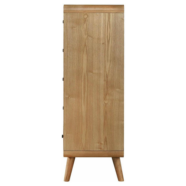  it offers ample storage for clothing and accessories. Rounded ed