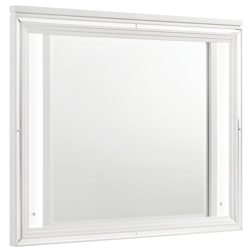 Complete your dresser with this elegant mirror, designed to enhance the overall look of your bedroom. The white finish and mirror framing perfectly complement the modern Italian design of the dresser. Featuring a touch LED light, this mirror adds a touch 