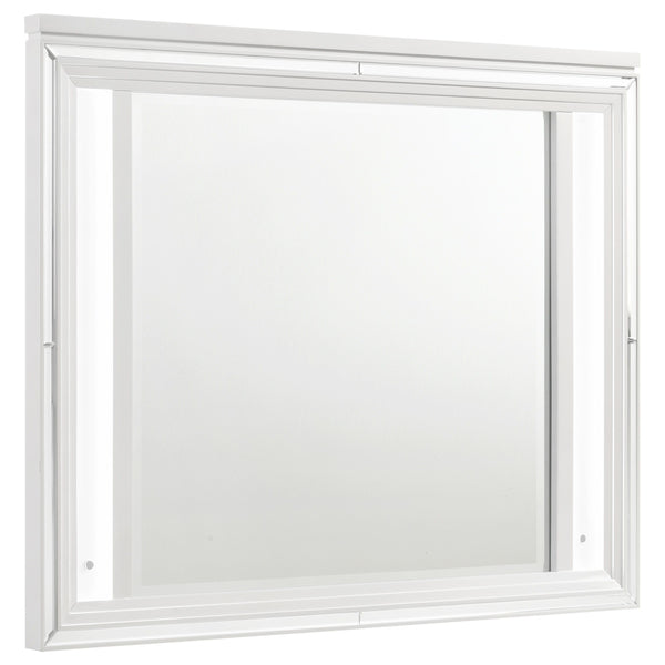 Complete your dresser with this elegant mirror, designed to enhance the overall look of your bedroom. The white finish and mirror framing perfectly complement the modern Italian design of the dresser. Featuring a touch LED light, this mirror adds a touch 