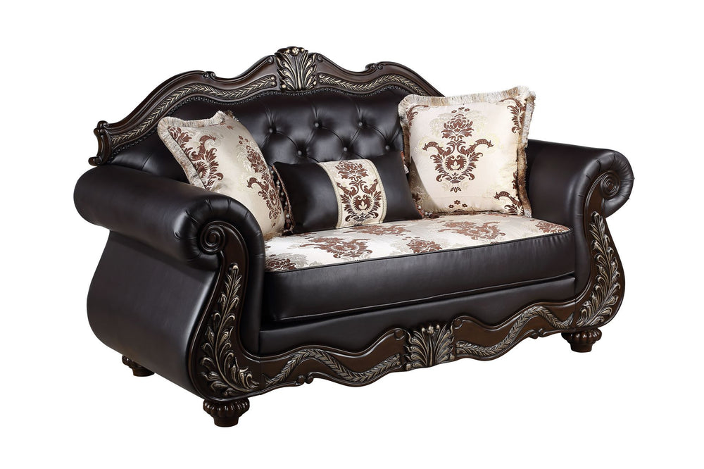 The Royal Classics Maximus Living Room Loveseat combines heirloom-quality craftsmanship with timeless design, offering both beauty and durability for any refined living space. Constructed from solid pine with premium polyurethane carvings, this loveseat i