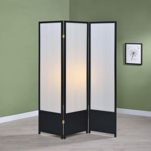  it draws approving looks and sets itself apart. A bold black frame provides the