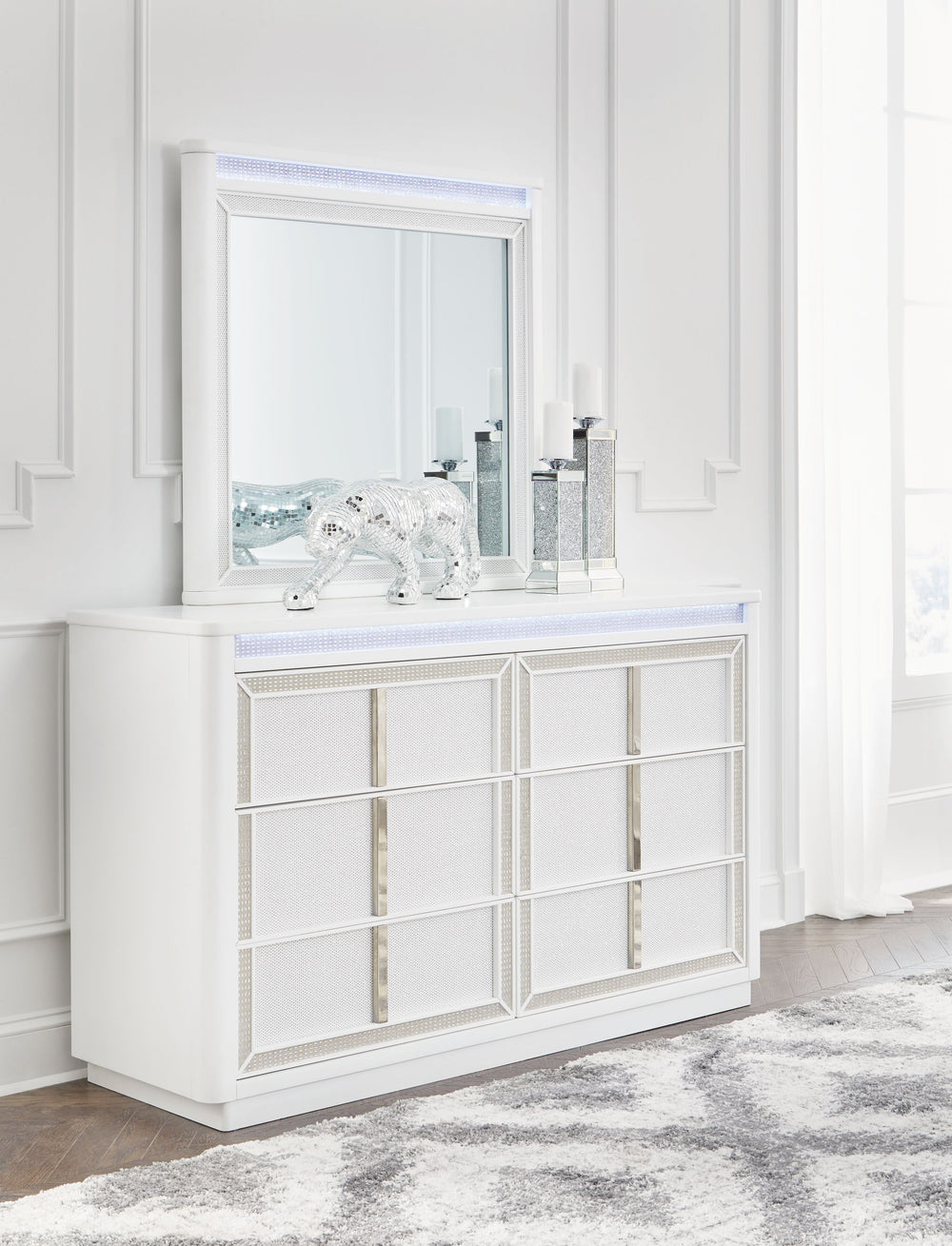 Chalanna - 7 Pc. - Dresser, Mirror, Queen Upholstered Storage Bed, 2 Nightstands - White