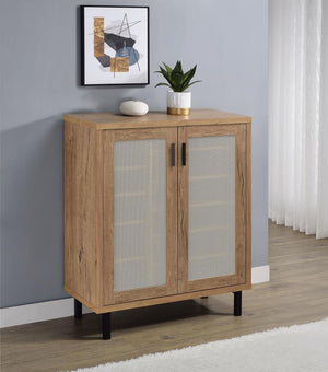  pairing natural oak hues with modern