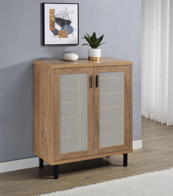  pairing natural oak hues with modern