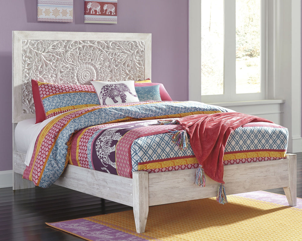 Your trendsetting mini-me can live out her elegant bohemian dreams with this full bed. Exquisite carved medallion pattern is a testament to true style. Charming whitewashed finish sets a foundation for bedding bursting with color. Headboard legs have four