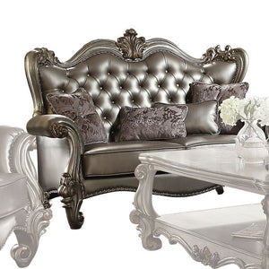  warm and traditional taste in your living room. The sofa set reflects highly decorative base with scrolled feet