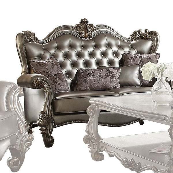 warm and traditional taste in your living room. The sofa set reflects highly decorative base with scrolled feet