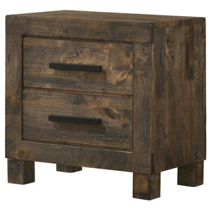  rustic vibe. Wooden handles and thick block feet 
