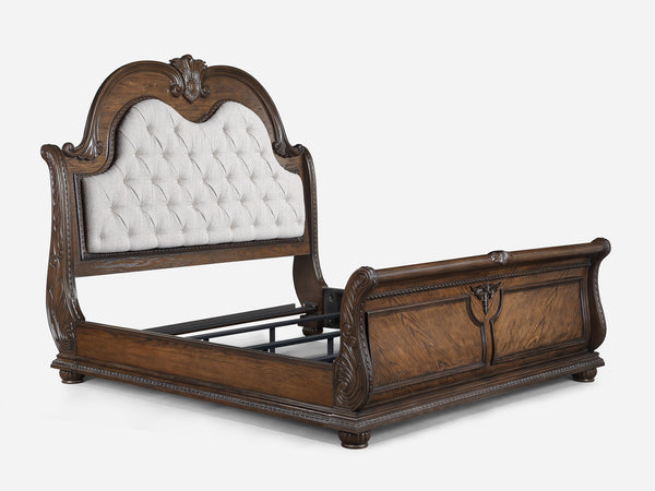  natural wood tones that evoke the grandeur of an aristocratic estat