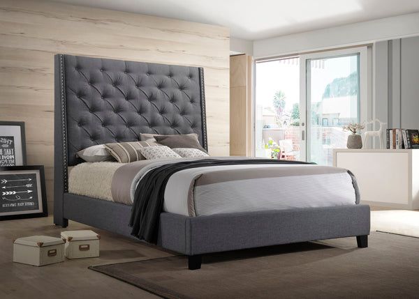 Chantilly-Uph Queen Bed-Gray<h4><b>Chantilly - Queen Footboard Rail & Wing - Gray</b></h4> <table width="100%"><colgroup><col style="width: 30%"> <col style="width: 70%"> </colgroup> <tbody> <tr> <td>Dimensions</td> <td> 64.90"L x 92.50"D x 67.30"H</td> <
